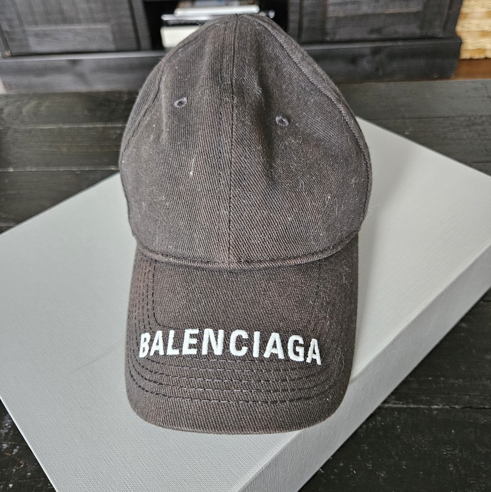 Balenciaga logo visor cap